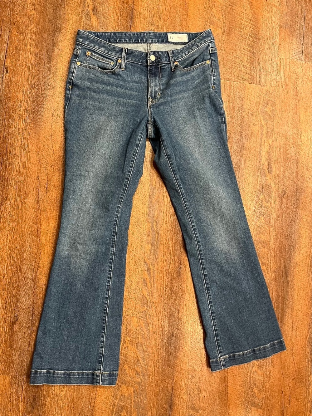 NWOT GAP Long and Lean Low Rise Boot Cut Jeans 10